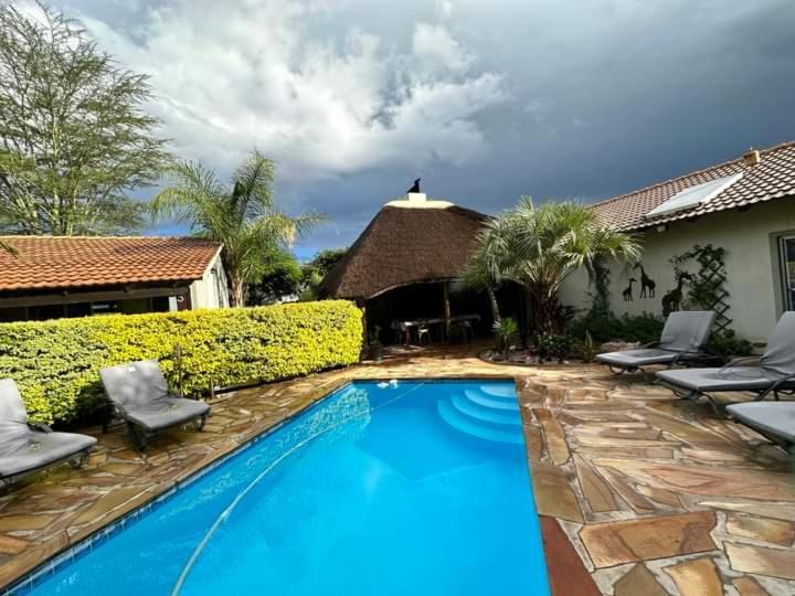 Kamaku Guesthouse Cc Otjiwarongo Exterior photo