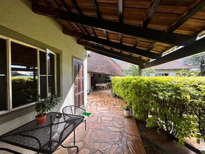 Kamaku Guesthouse Cc Otjiwarongo Exterior photo
