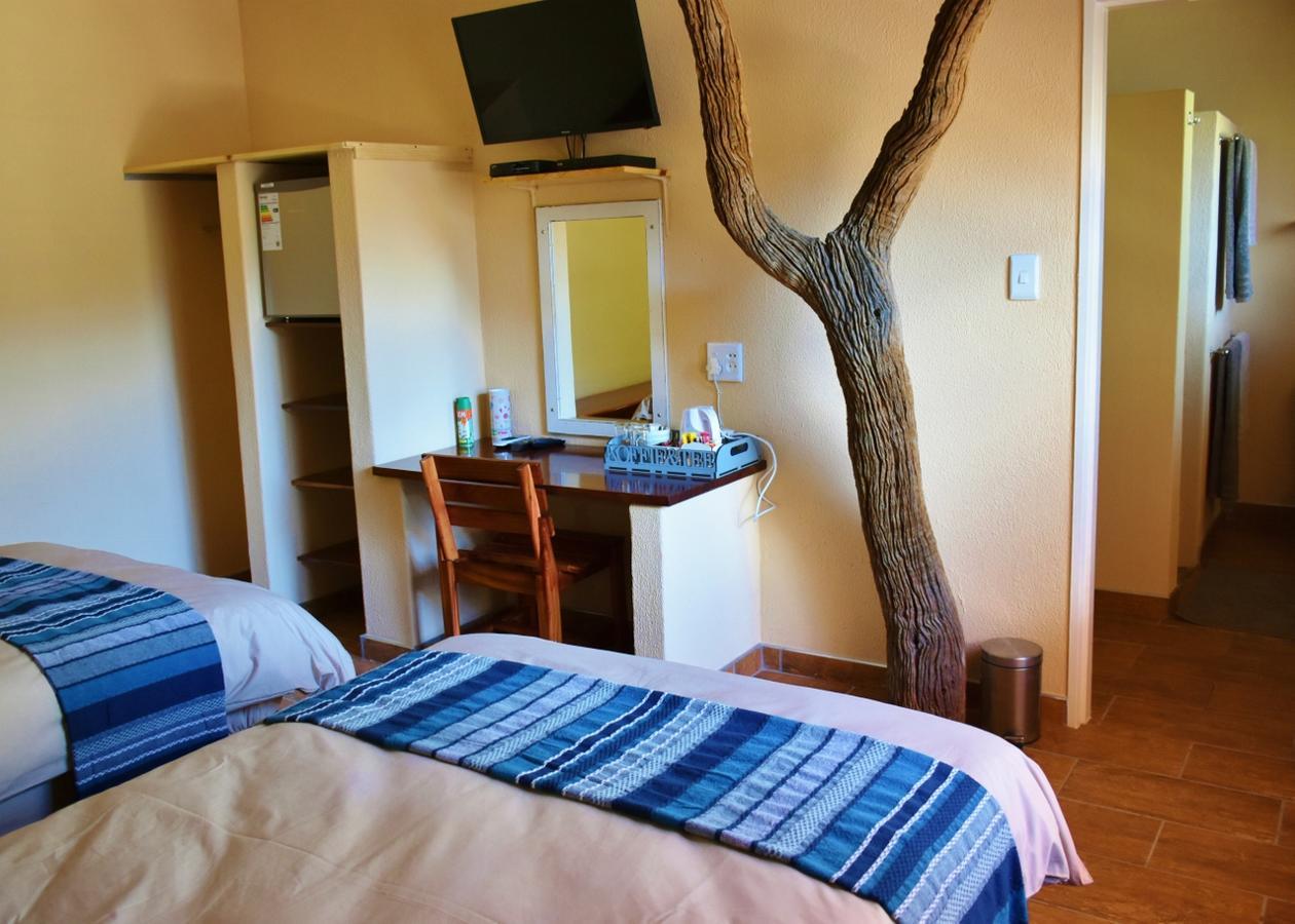 Kamaku Guesthouse Cc Otjiwarongo Exterior photo