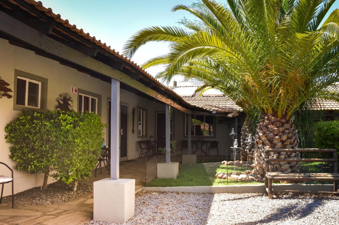 Kamaku Guesthouse Cc Otjiwarongo Exterior photo